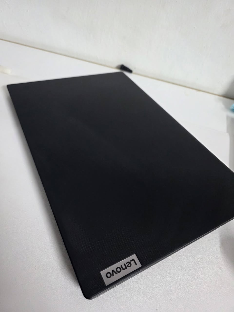 سلام عليكم
لابتوب لينوفو مواصفات قوية 
معالج i7 13620h 
رام 8g ddr5 قابل للتطوير الى 32g 
هارد ssd 512 قابل للتطوير 
حجم الشاشة 16 بدقة 1920 .1080 
جهاز مشحون ٣ مرات بس حالة حال جديد 
مع ملحقات كاملة كارتون شاحن وجنطة لينوفو اصلي 
جهاز يفيد طلاب وجماعة الهندسة والمونتاج 
سعر جديد ٩٠٠ الف اني ابيع ٧٠٠ الف نهايتة يرهم مراوس 
رقمي *********** 
مكاني بغداد البياع
