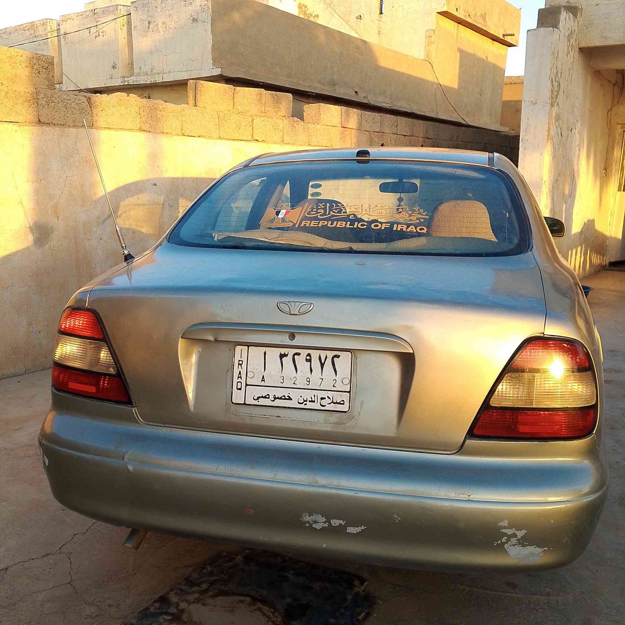 السلام عليكم... دايو لكنزا للبيع موديل 98 
تحويل مباشرتاً، السنوية لـ 2030 
سعرها 30 وبيها مجال. 
للأسفسار ***********
