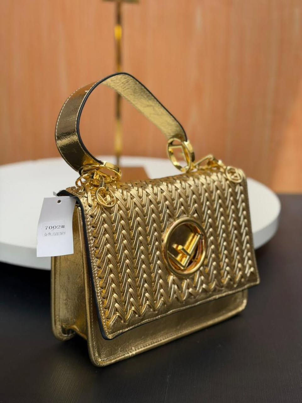 جديد الاصالة 🆕
حقيبة نسائية ماركة فندي ✅
ماستر كوالتي مع بوكس اصلية 💯
الأبعاد : ( الارتفاع 25 سم ، العرض 20 سم ) 😊
العنوان : الانبار - هيت - الچري - داخل عمارة النشوة❤️


**إذا كنت صاحب هذا الإعلان وتريد حذفه لأي سبب، رجاءا أرسل رسالة إلى الدعم الفني**