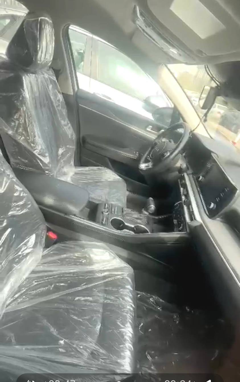 K5
نص فول
بصمه
بعدها بتراب كوريا
خصوصي مو تكسي
رقم بغداد مديل ٢٤
ماشيه ٦٠٠٠ آلاف كم
كفالة عامة. 
السعر ٢١٥$ قفل
***********
