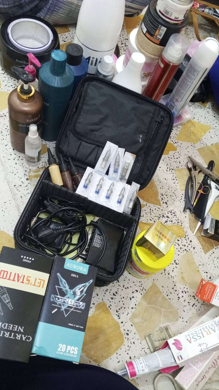 اوكسجين ٣ أبو ال ٩ و ابو ٤٠ ثنين مقشرات جسم ومرطبات ومورد جسم اصباغ اكرلك ٨٤ لون  جهاز تاتو حواجب هوك وايضا ويه المخدر وابر باكتين مع الأحبار ٣ ويه أيضا معقمات يد  وجفوف يد ١٠٠ قطع ومحابس تاتو  وجهاز شمع مع شماع اضافي وعوادين شمع أيضا عدت رموش  وايضا ويه الاصق الشهري الحار بس من دون رموش شامبو ومكيف سلفر ومثبتات الشعر اصباغ شعر ١٤ لو و أيضاً ٤ مصححات عدته مقصات وشفره وفرشه شعر شسور مع ثنين فرج اضافيه مع كاويه تكسير  مع كب مال ميش + بكرات ثنين احفافه مع ديكور الصالون سعرهم مليون وربع امانه الله جديدات وكولشي مابيهم بس متوازيه على بيعتهم التواصل واتساب ***********
