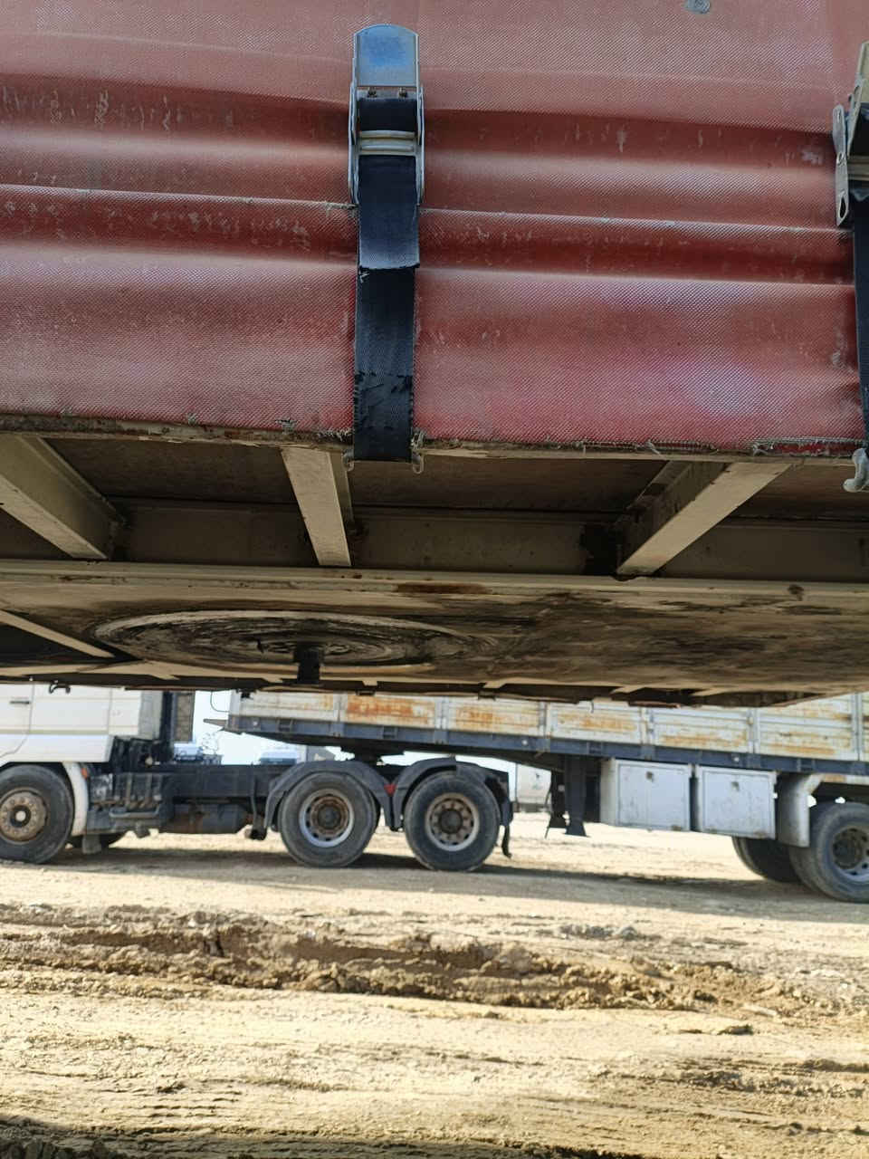 السلام عليكم اكسور2007كيرعادي هاف حجم 43 مربوطة جادرسنوية 30 شرط تحويل السعر235 ومجال *********** بيه واتساب
