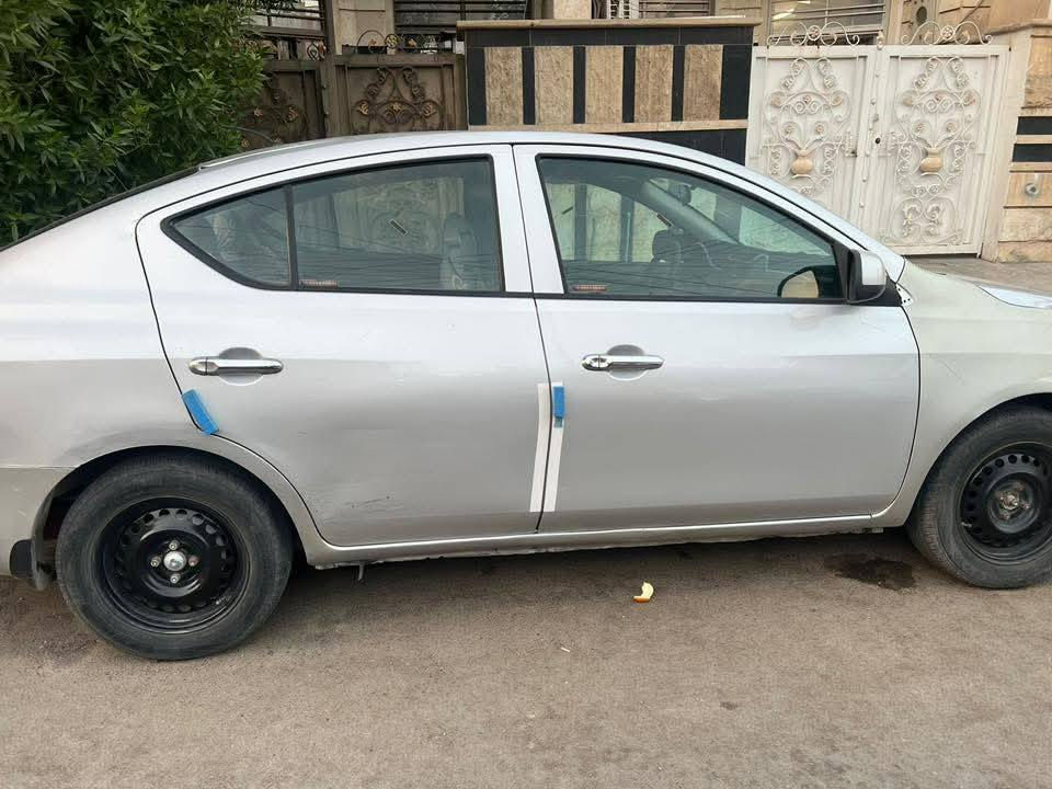 من رخصت مدير الكروب المحترم نيسان فيرسا 2014 سياره بسمي بيه جاملغ أمامي واشويه بل بدنه جاملغ يسره خلف السايق مكان السياره بغداد سريدات قرب سيطره الشعب القديمه السعر 77وبيه مجال بسيط مامتواجد عله نت هاذه رقمي ***********
