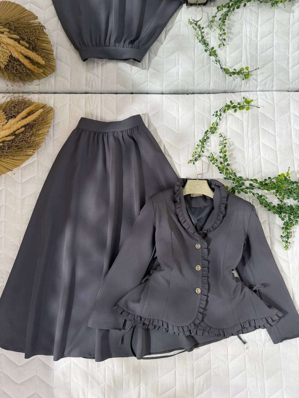 #طقم تنوره + جاكيت

خامه دابل صيفي

القياسات 38 40 42 44 46 48 ✨
خدمة توصيل لجميع محافضات العراق
للحجز والاستفسار مراسلة الصفحه خاص رجاء او واتساب *********** #بيج #الاميرات #للملابس
