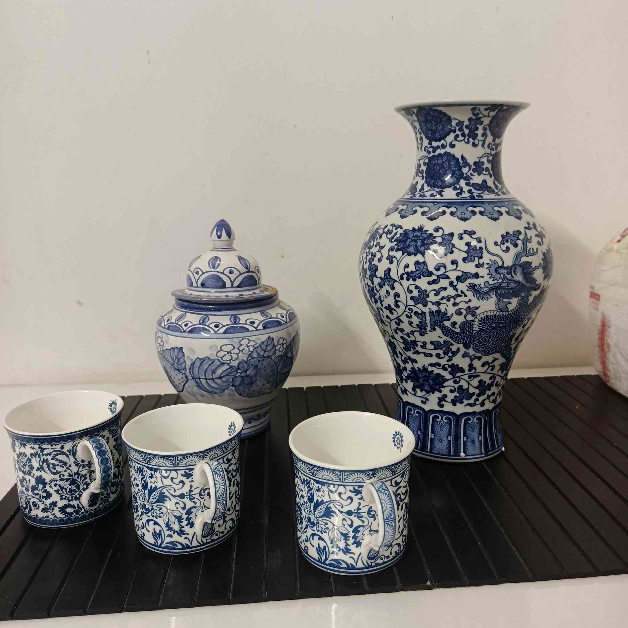 المجموعة للبيع الڤازه الكبيره بعدها بالفلين
السعر ٣٠ 
القمقم ١٠ 
الاكواب ١٠


**إذا كنت صاحب هذا الإعلان وتريد حذفه لأي سبب، رجاءا أرسل رسالة إلى الدعم الفني**