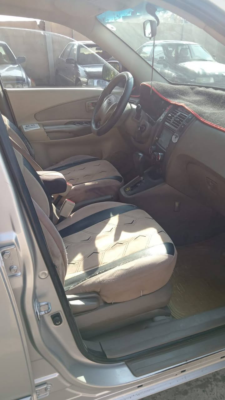 السلام عليكم 
توكسون للبيع 
موديل 2009
كير مكينه شرط
سعر 92 بيها مجال
ثلاث قطع صبغ 
شرط التحويل 
الكاربون ماستر
مكان السياره موصل سهل نينوى معارض برطله معرض بانوراما 
للاستفسار 
***********
***********
