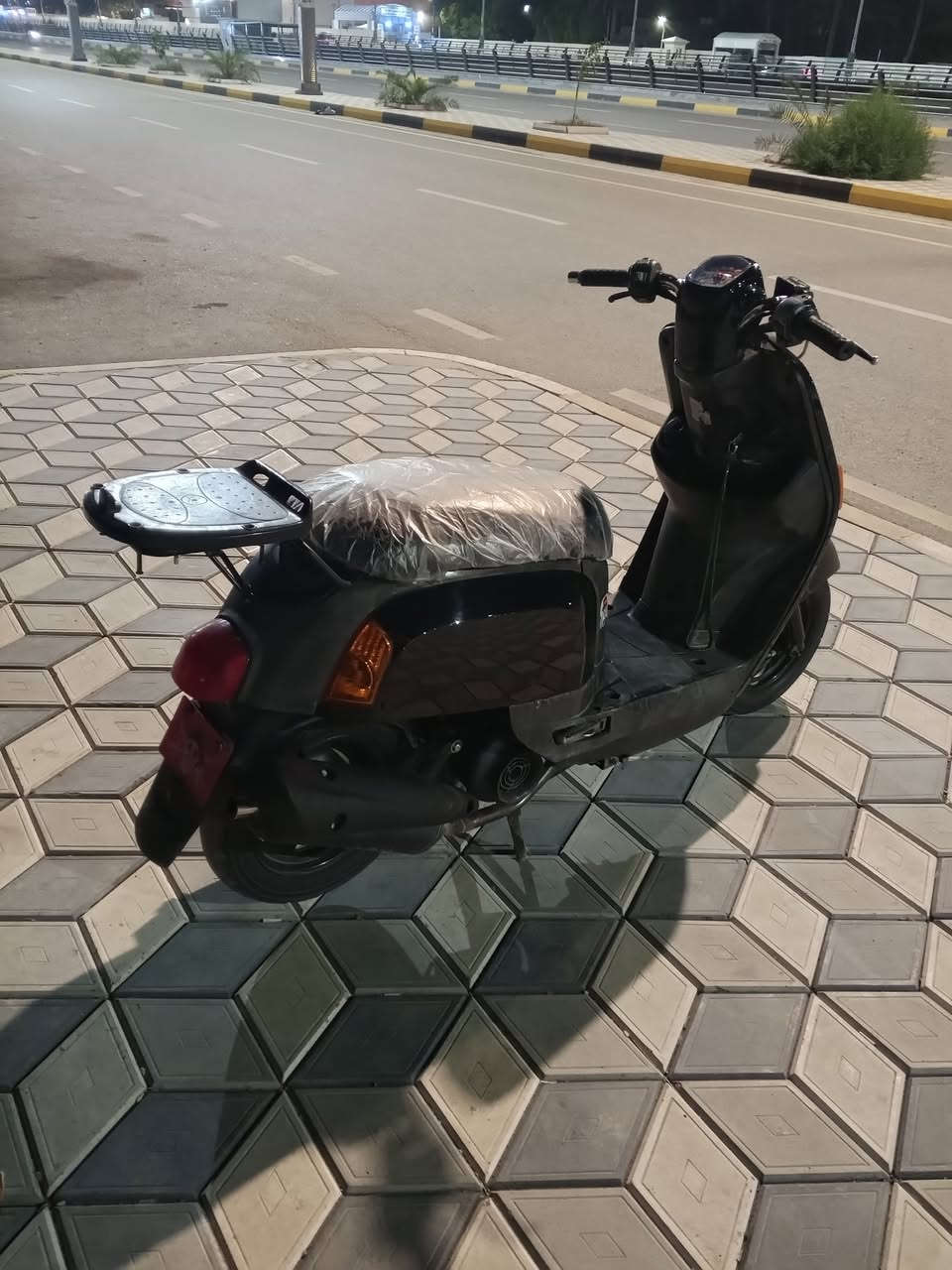 السلام عليكم درجة ماكس بوليس بوشة 49درجة كاملة كهربائيّات كل شغال شلعة ومعدل فول مكان ديالى بعقوبة التحرير ***********السعر 650بيهة مجال قليل
