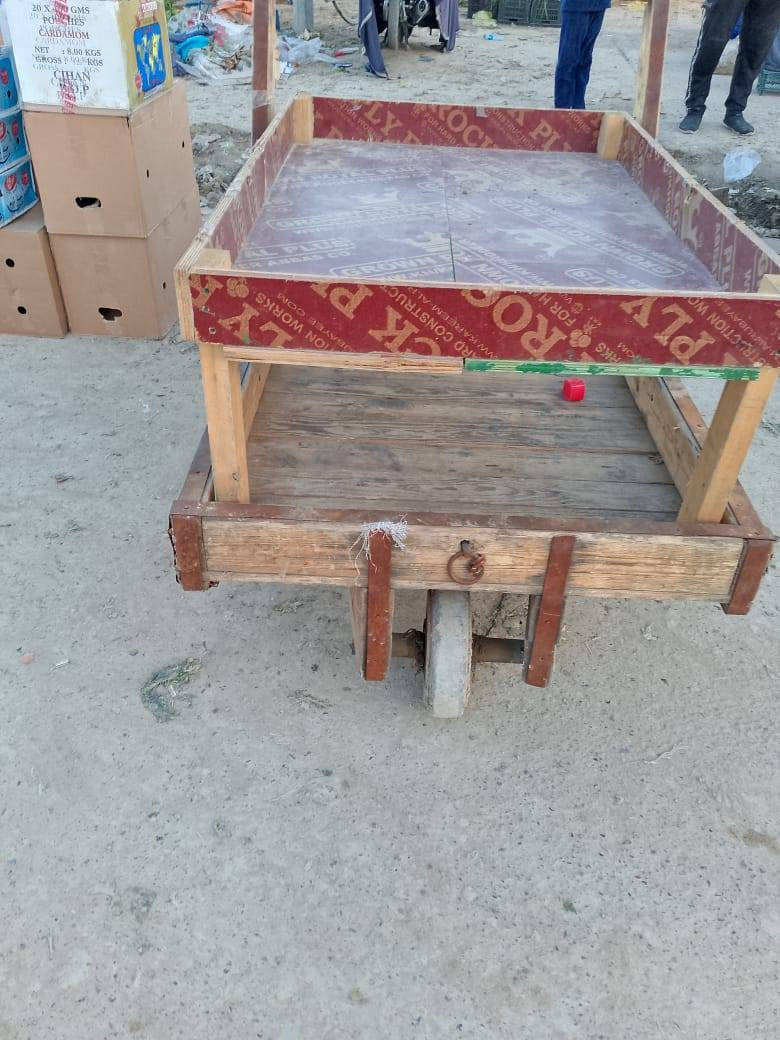 عربانه للبيع سعر 125وبيها مجال الاتصال بالرقم ***********
