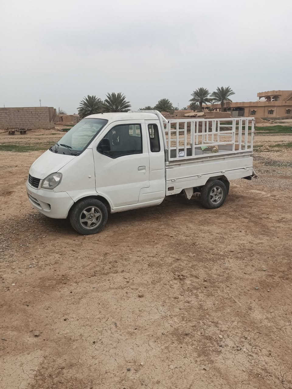 هيفاء للبيع موديل 2007 السعر 20 بها مجال العنوان كركوك***********
