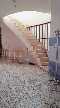 مرخصه الادمن دار للبيع الدوره منطقه حي الحسن المساحه 100 متر الاتصال ع...