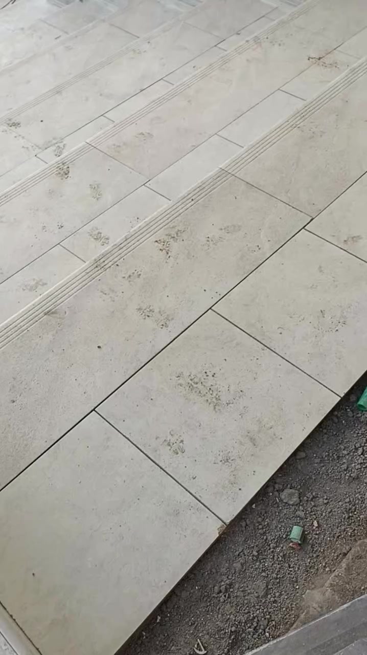 خلفه سيراميك متفرغ
شغل نضيف وعل ضمان 
العمل عل متر 
الاستفسار ***********واتساب
