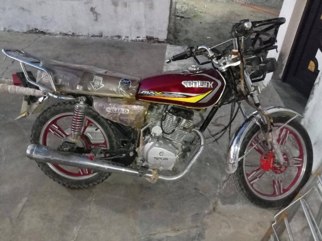 مكلف بالنشر لاتراسلني شراي اتصل
السلام عليكم 
سولنك2023وضع شركه 
محرك مامفتوح شرط
موطور مال جناي 
السعر:550وبي مجال
للاستفسار/***********
