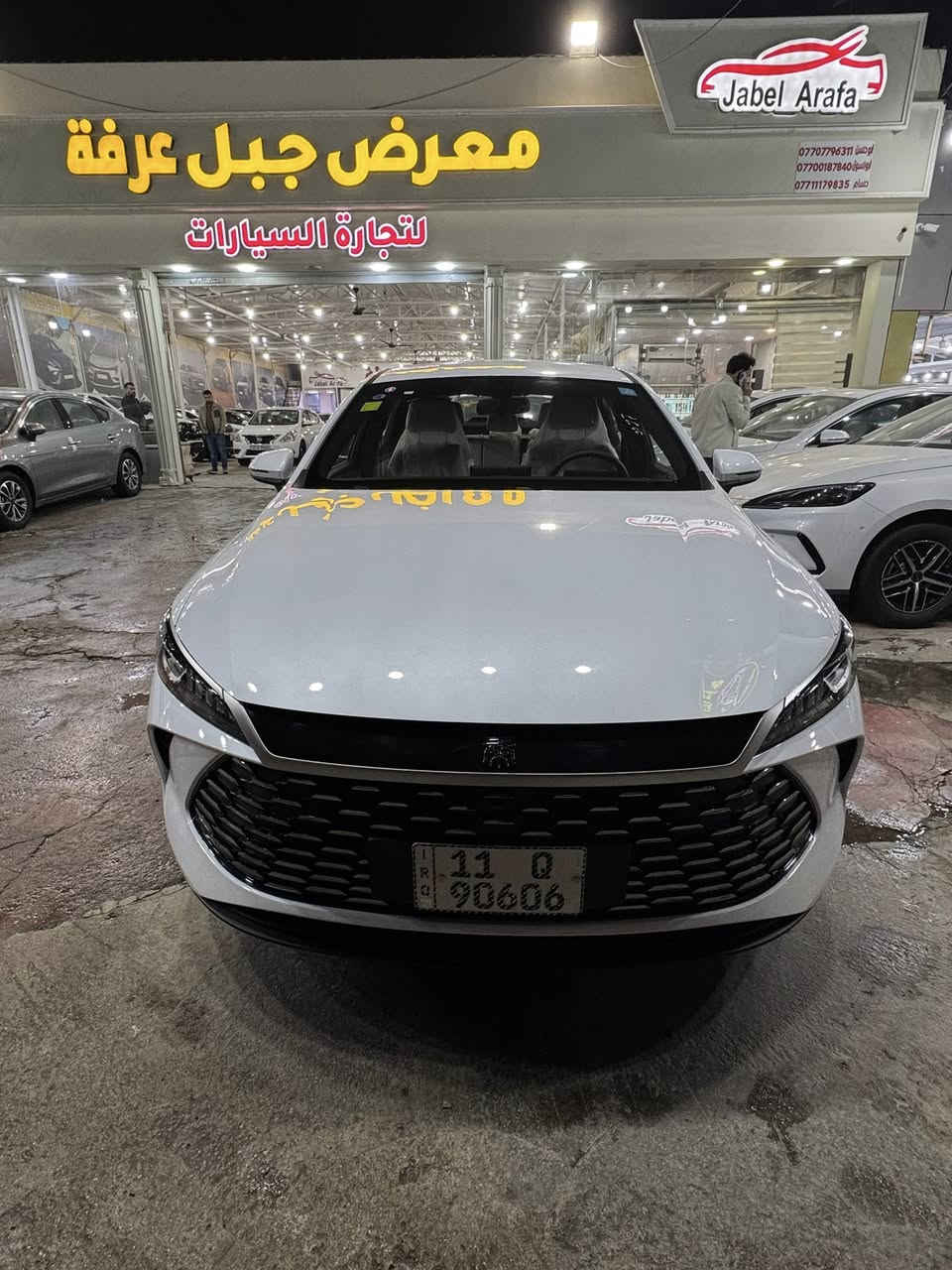 السلام عليكم متوفر في معرض جبل عرفه 

سيل فايف لون ابيض سعر 18 400 مرقم وكامل 

سيل فايف لون اسود سعر 18 900 مليون 

جن بلاص سعره 18 مليون صافي بدون دلاليه جميع السيارات 

ملاحضه غراضه كاله كامله شاحنه وكارت وبصمه 

العنوان بغداد معارض الكريعات 

الاستفسار ***********
