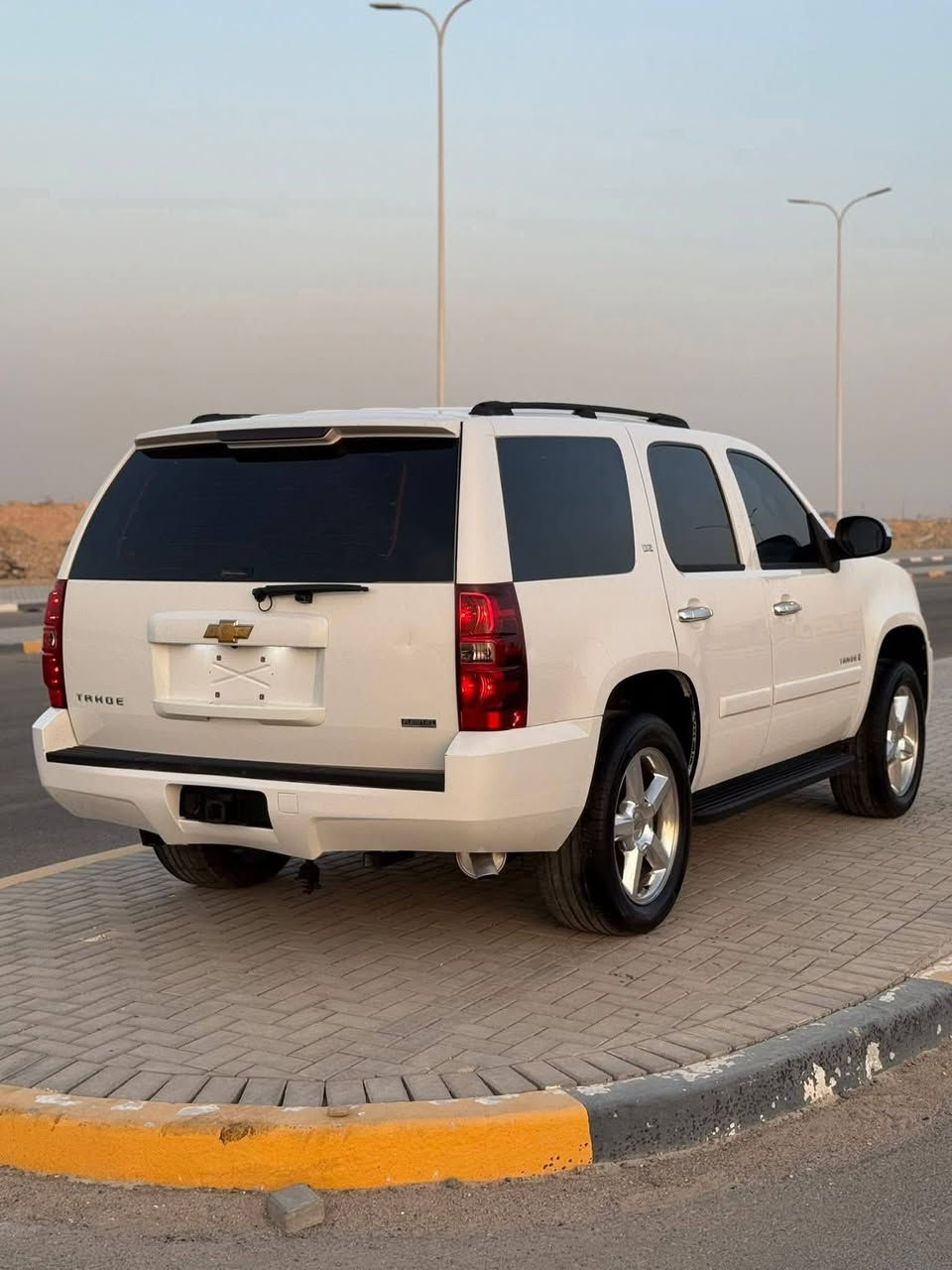 السلام عليكم 
سيارة تاهو 2009 ادوات مكفوله من الكص والعشائر والانتربول  سيارة فول مواصفات  LTZفول 1على1 فتحه بالقمارة شاشه وسطيه Vip امتومه تشمالي مضبوط حداديه كير محرك ميه بالميه سيارة ماناقصها برغي  السعر115 وبيها مجال بسيط
 للاستفار***********
