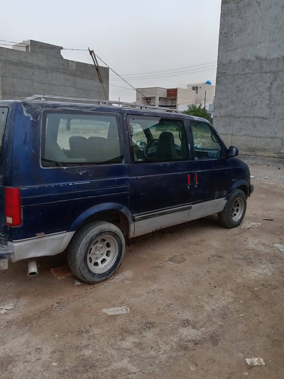 للبيع فان استرو موديل ٩٣ مكينه وكير واكسل وشاصي مكفولات زوج تاير جديد وزوج نص عمر باتري جديد رقم ديالى سنويه ساقطه من ٢٠١٩ عنواني ديالى بعقوبه السعر ٢٠ وبيها مجال قليل مامتواجد ع الفيس هذا رقمي اتصل وتدلل ***********
