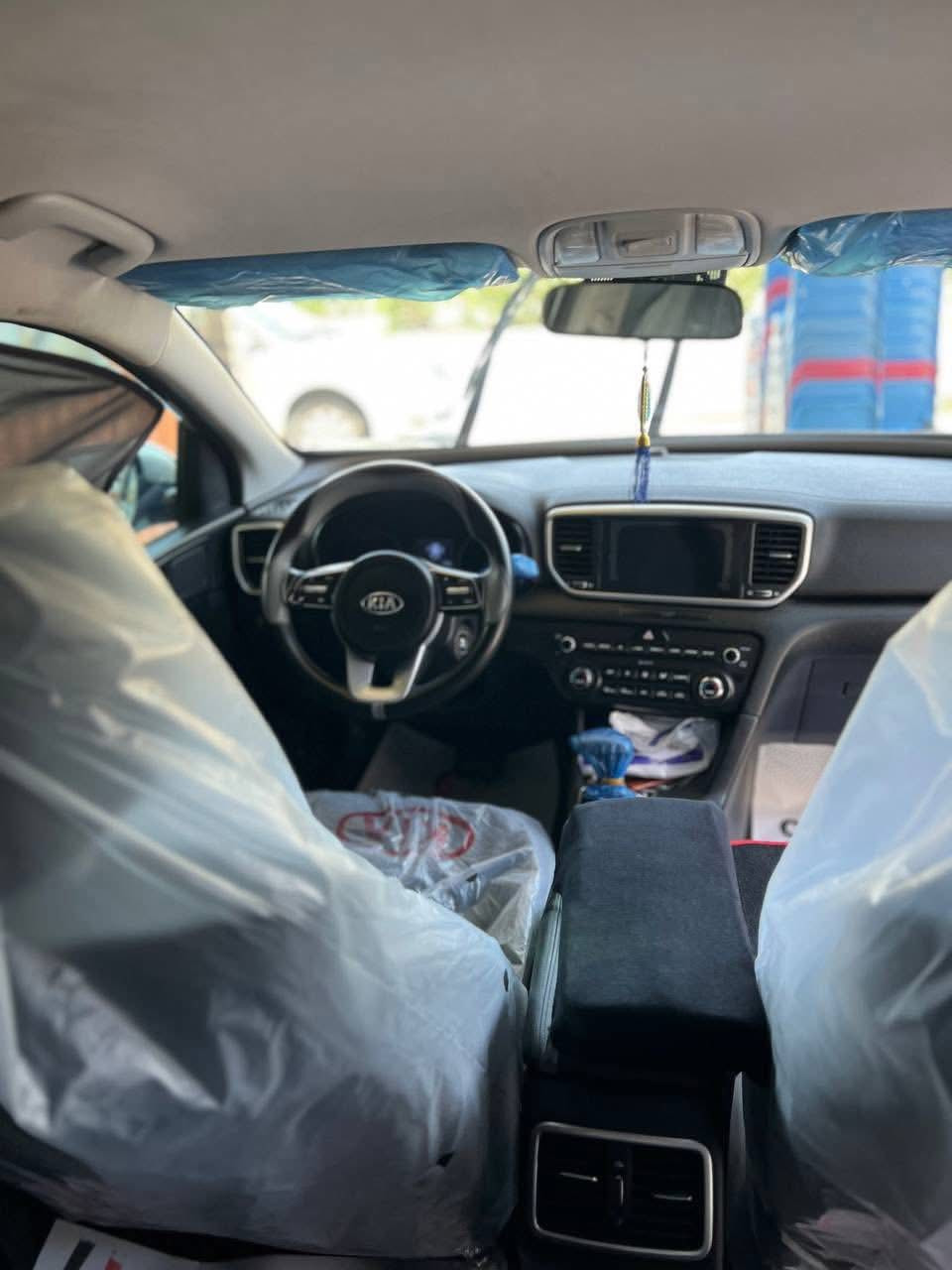 🚙كيـا_سبورتج
موديل 2020

وارد امريكي 

ماشية 88ألف كيلو متر 

رقم شمالي الدولي بأسمي

محرك حجم 240جيتي لاي

مكفوله كفاله عامه حادثه فقط دعاميه اماميه شديت مال تفصخ 

مواصفاتها :

🔴حساسات خلفية و امامية

🔴شاشة ابل كار بلي وكاميرا 

🔴تحكمات ستيرن ومثبت سرعة

🔴داخل اسود

🔴وضعيات قيادة متعددة 

🔴يدات الابواب كروم

🔴مري شفط واشاير بالمري

🔴تبريد بيانو قطعتين منفصل

🔴جام عازل حراري

🔴لايت عدسة وكشافات امامية

🔴تخم تيرات جديد +باتري جديد

🔴بگ لايت لد

🔴ويل كب 

سعر180بيه مجال 

استفسار ***********
