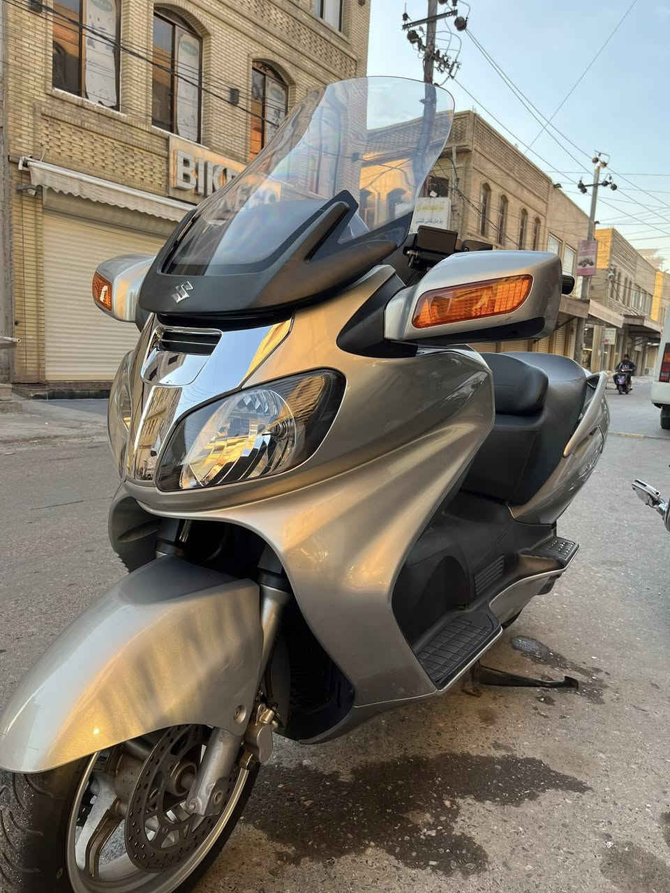 دراجه سكاي ويف 650 ممشاها 16 الف دراجا حيل جديدو وشوفت عينكم سعر الدراجه24 وبيها مجال قليل مكان الدراجا اربيل ***********
