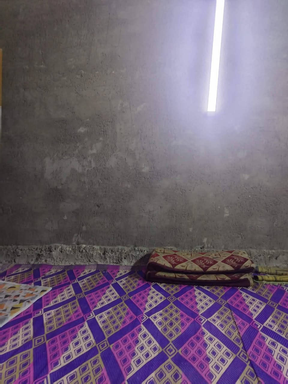 بيت للبيع 

براكيه شارع مطار قديم ركن قرب اسؤاق الامير المساحه 160 السعر35وبي مجال 
يحتوي على غرفتين وصاله ستقبال ومطبخ وصحيات  وطارمه 

مباشر من صاحبه  شرايه راسلوني
#متابعين


**إذا كنت صاحب هذا الإعلان وتريد حذفه لأي سبب، رجاءا أرسل رسالة إلى الدعم الفني**