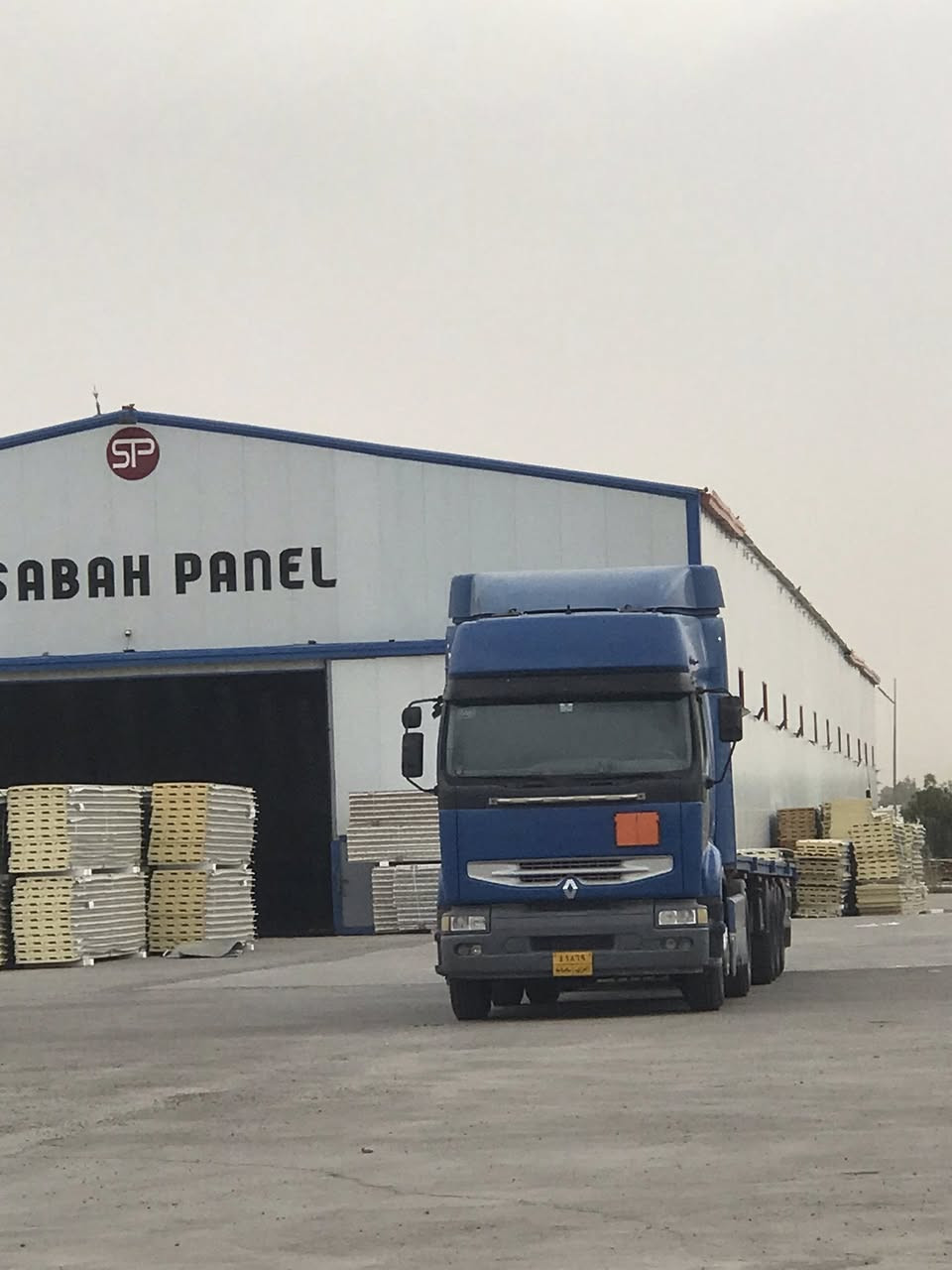 رينو موديل ٢٠٠٤ محرك انجكتر بلادي سياره مربوطه فلات ٣ محاور تك تاير سنويه بأسمي السعر والتفاصيل الاتصال على الرقم *********** السياره محافظه كركوك
