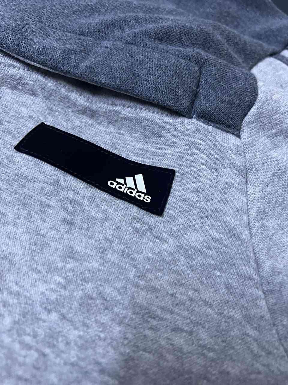 ترواكه اديداس مختلفه
جدا. تلبس L
نظافه تامه


**إذا كنت صاحب هذا الإعلان وتريد حذفه لأي سبب، رجاءا أرسل رسالة إلى الدعم الفني**