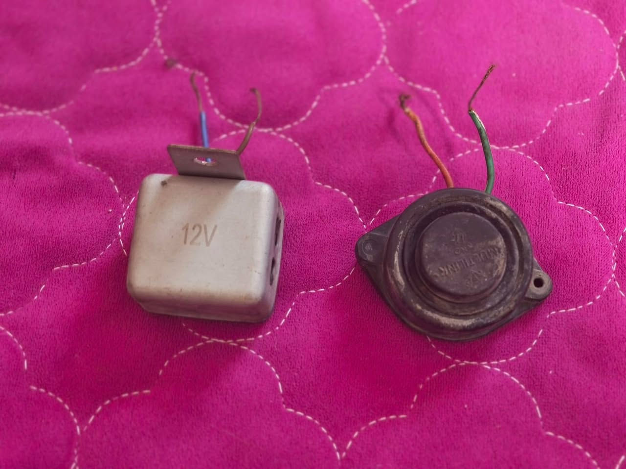 غراض تكتك نضيفه شلع بـ 30 الف
واتساب ***********
- جهاز تتبع الموقع
- كابريتر موديل 20
- جرس اشاره
- هورن بك
