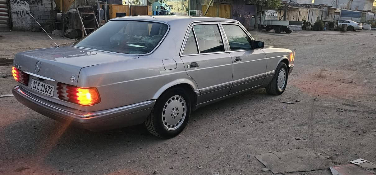 سلام عليكم مارسيدس جامبو موديل 1990 رقم بغداد بسمي سنويه جديده سياره جاهزه مكيه vvt3000 كهربائيات كلها شغاله حداديه جديده تخم تاير السعر 62 للاتصال ***********
