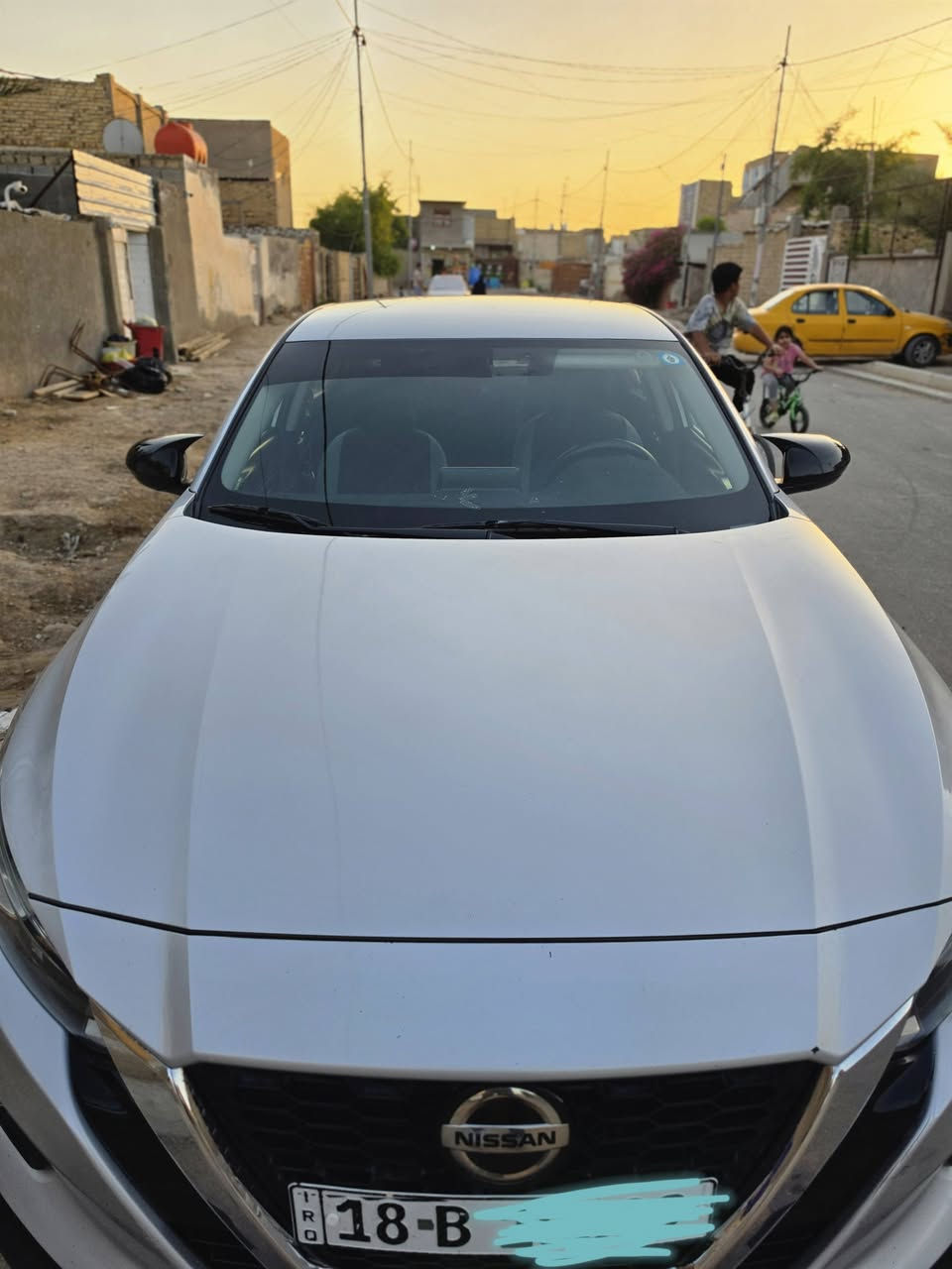سلام عليكم 
التيما 2020 
مواصفات s
لون سلفر 
رقم بابل بسمي 
رقم وسنويه جديد
صور ضررها بالمنشور اضافتاً ضربه خفيفه 
محرك كير بشرط تحويل غرامات بشرط 
ماشيه ٩٥ الف
مكان السياره الديوانيه 
سعرها ١٢٧ وبي مجال بسيط 
***********
