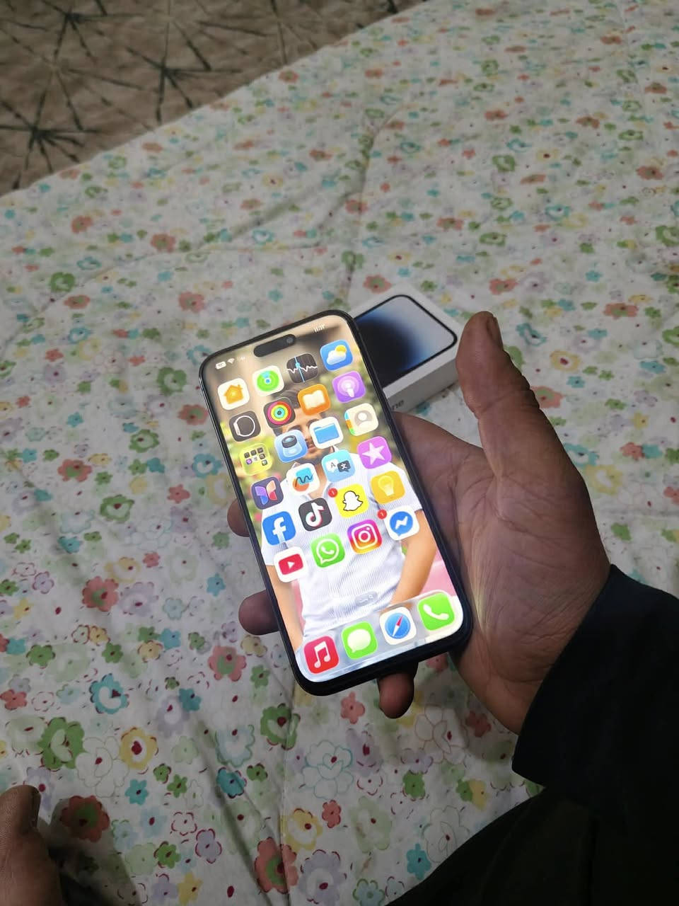 سلام عليكم آيفون 14 برو ماكس ذاكره 256 مبدل شاشه 3 خيارات حلوه الشاشه عربي شرق اوسط وياه كارتونه مالته والشاحنه جهاز سعره ٦٥٠  بي مجال بطاريه 84 الاستفسار ***********
