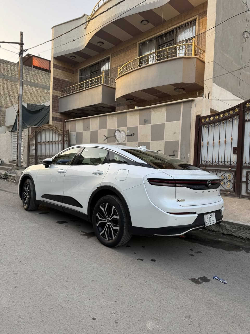 كراون هايبرد2023  خليجي كفالة عامة فول مواصفات ماجستا
خمس كامرات 

فتحة سقف

محرك 2500

ماشية 30 الف

شحن لاسلكي 

بصمات دخول وخروج

رادات امامية وخلفية 

السيارة كفالة عامة ورخيصة مال بيت

330ورقة بيها مجال حك الجية 

مكان السيارة بغداد الكريعات

***********
