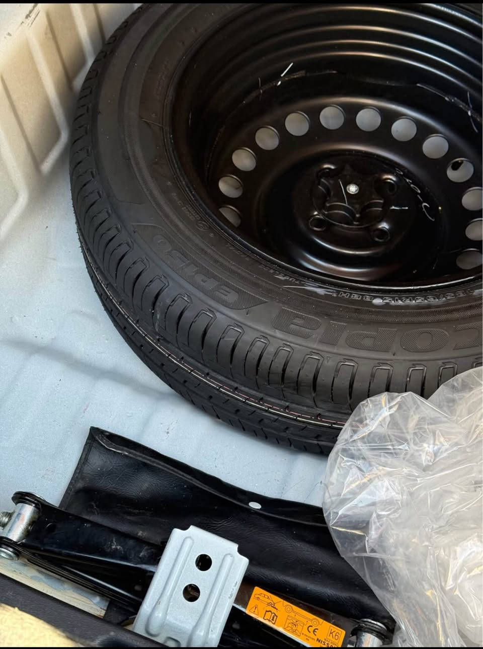 سني هندي شباك نحله جديده بيها شخط بين الباب العبري قليل بدون صبغ مكاني بصره ***********
