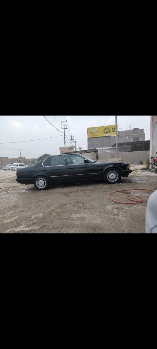 سلام عليكم 735 مديل 1989 سياره معمره مصبوغه عام
تبريد شغال 
تخم تاير جديد
رقم بابل 
سياره ماندل راعيها 
سعرها 25
مكانها نجف 
***********
