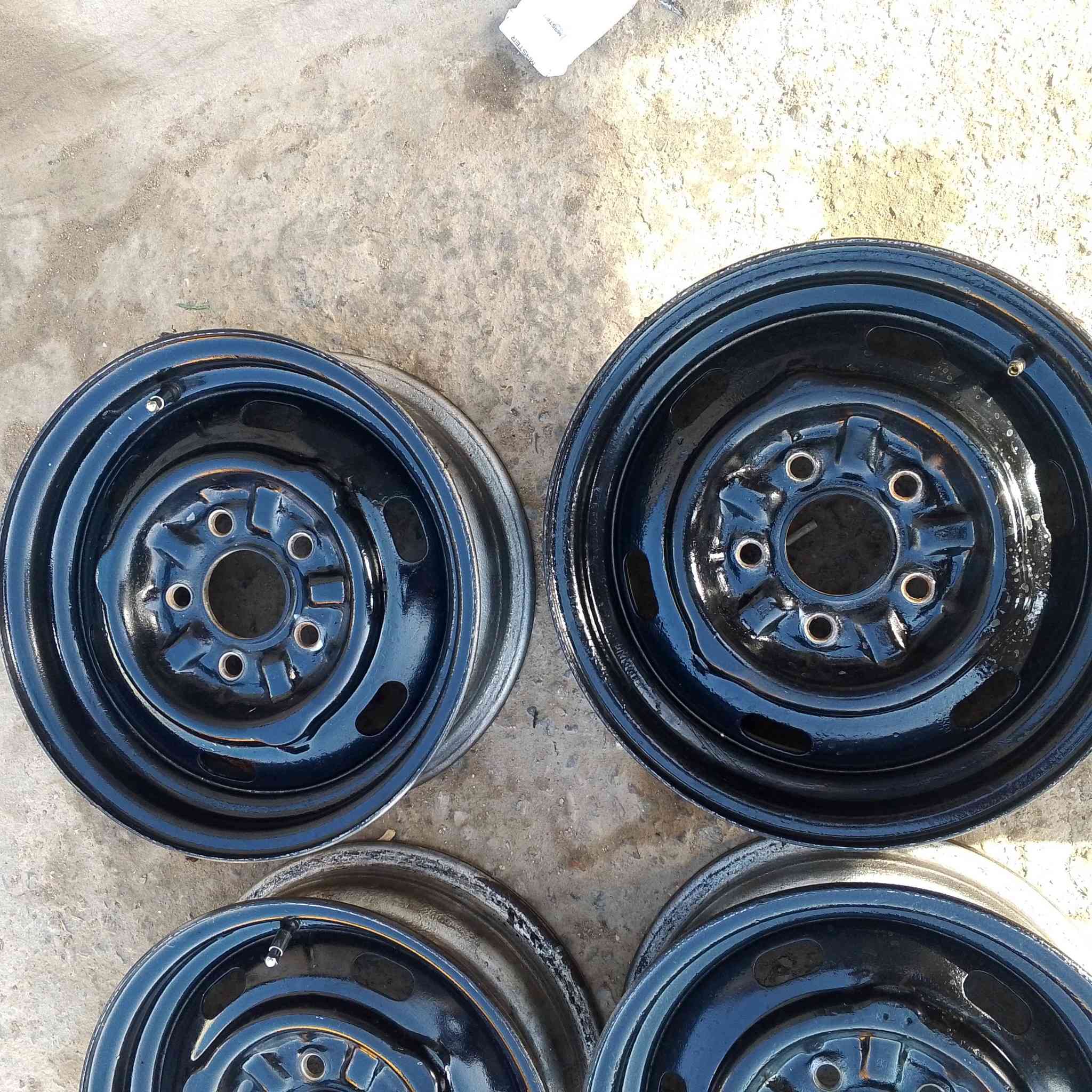 ويلات سوبر 82حجم 14للبيع سعر 100 العنوان بصره زبير رقم الهاتف ***********
