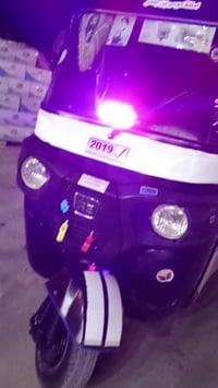 تكتك 16 محدثه 17 بدون رقم مكاني بغداد الحريه                          ...