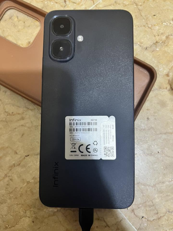 السلام عليكم
جهاز lnfinix سمارت 10 
نضافه ١٠٠٪؜
مساحه ١٢٨
بطاريه 5000
سعر 180بي مجال 
رقمي وتساب***********
