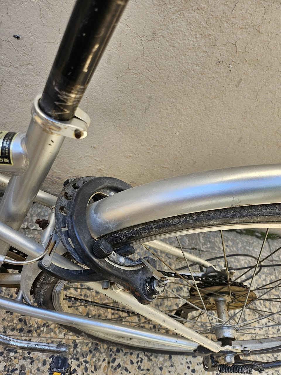 السلام عليكم وكل عام وانتم بخير
بايسكل ياباني حجم ٢٧ 
كير وحساس ولايت 
دفع سعر عجبني ابيع


**إذا كنت صاحب هذا الإعلان وتريد حذفه لأي سبب، رجاءا أرسل رسالة إلى الدعم الفني**