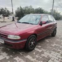 استرا ١٩٩٣ • محرك ١٨٠٠ • اوتوماتيك