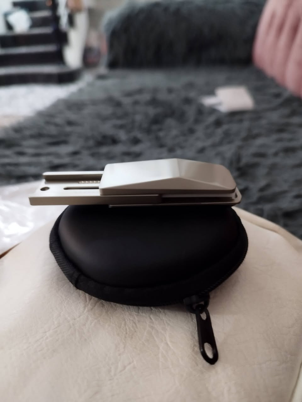 مداليا تسلا فولاذ 50 الف
***********
