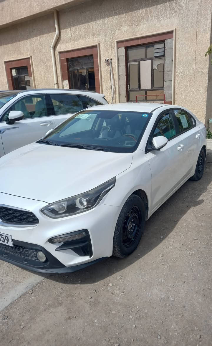 سلام عليكم للبيع كيه سيراتو  موديل 2019 مواصفات نصف سياره حلوه وما بيه نقص وجاهزه من كولشي الشراي يتصل على ارقامي *********** ولتساب
