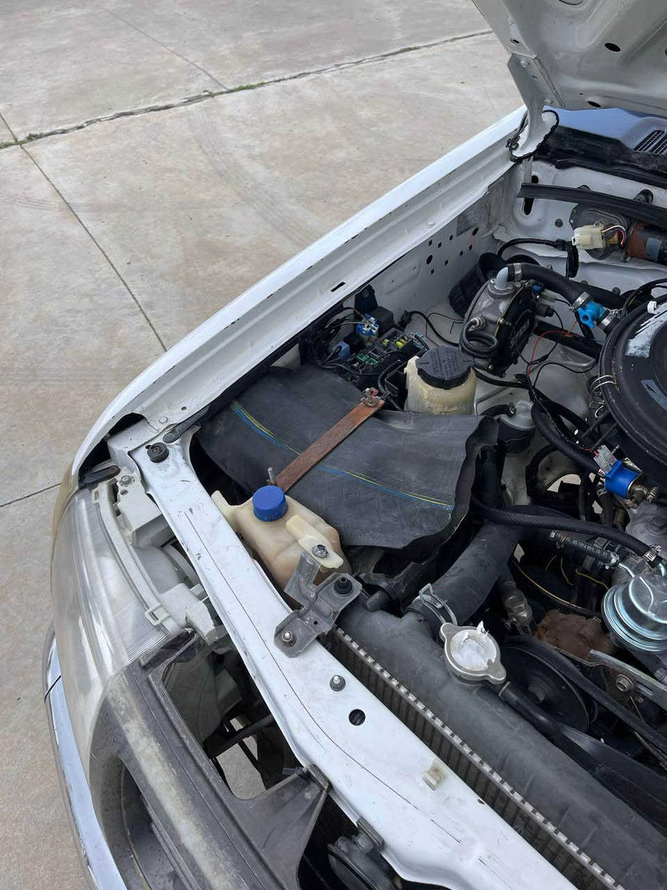 نيسان ٢٠٠٢ ئارم پلاستيك سليمانى به شه رتى ئه وه ليات و غرامه 
ته بريد پاوه ر
گيرومه كينه و اكسل به شه رت 
كامل په مپ كراوه بؤ جوانى بيليدران پشت و پيش كه بس 
٤ تايه لؤك
توندوتولى به شه رت
غاز ى بو به ستراوه 
كرانه وه ى نييه چه مه له غ بو نيت ده رگا 
٧١$
ناونيشان قه لادزى 
***********
*********** بشدار, السليمانية
