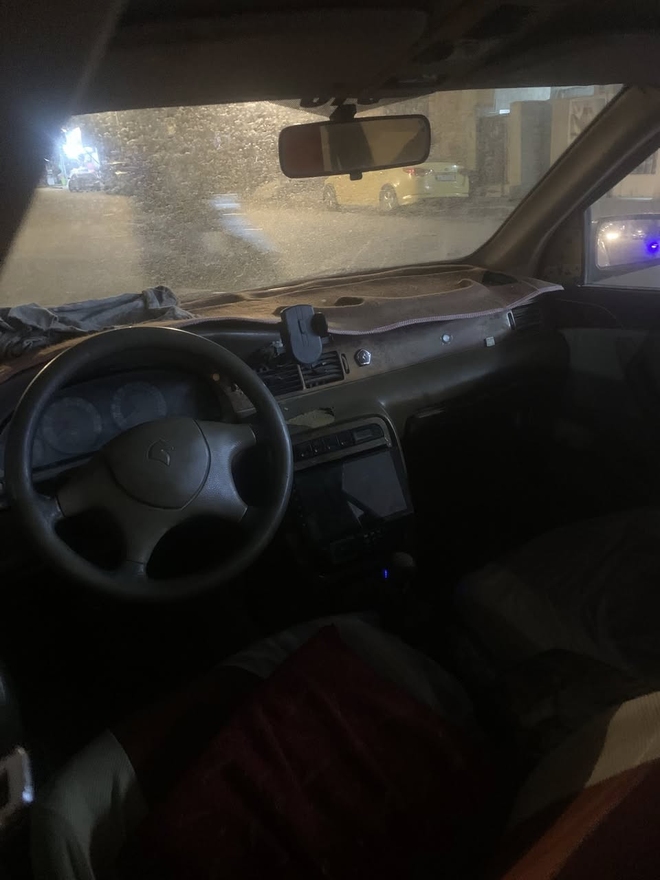 السلام عليكم سمند للبيع رقم الماني سنوية الاصلية كير حدادية تخم تاير كهربائيات كلها كاملة فقط المكينة كايمة ابيع كوم حديد اتكفلها سرقة وعشاير رايدها ب13 ورقة وبيها مجال قليل ***********
