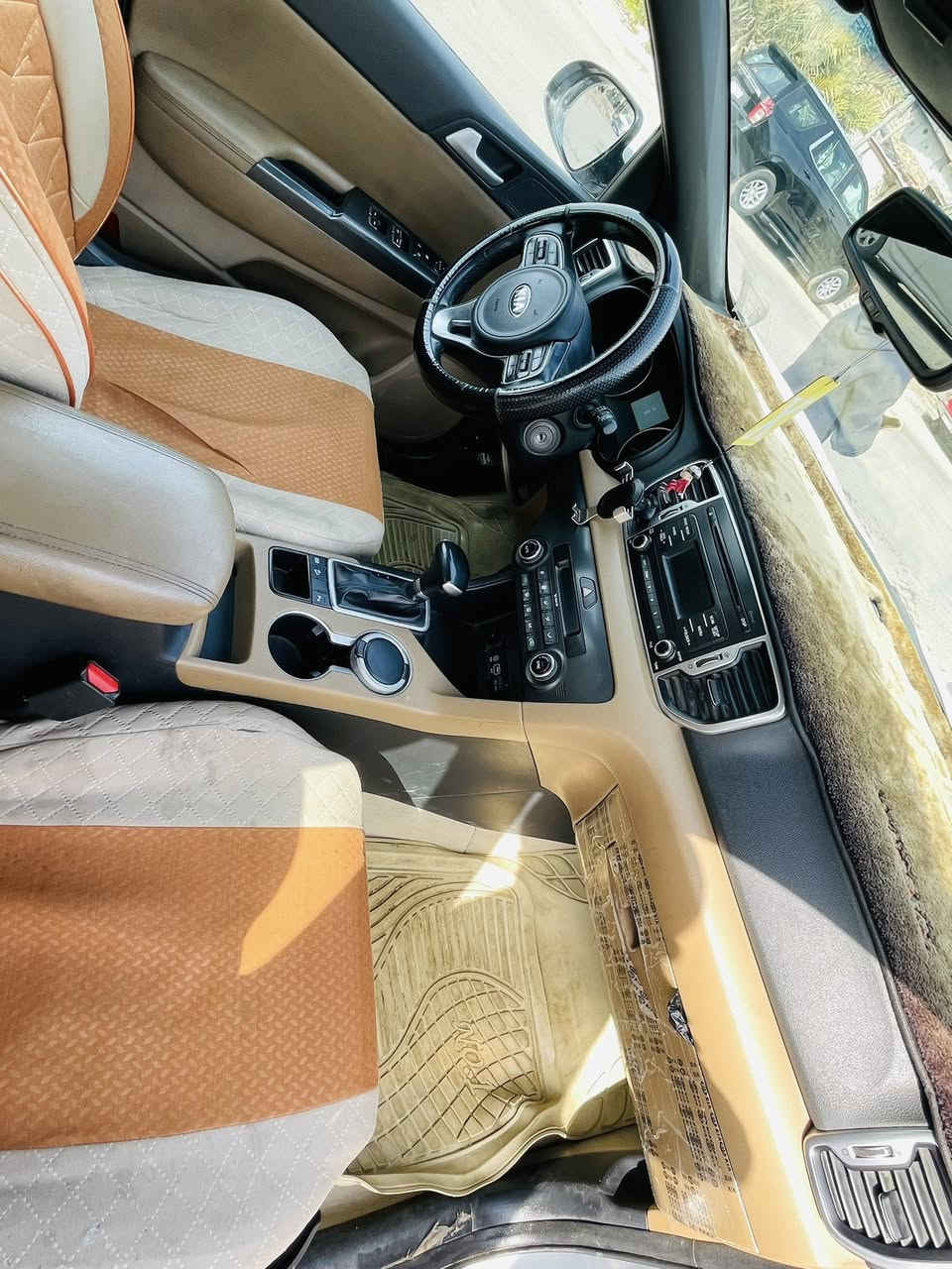 اللهم صل على محمد وال محمد
كيا سبورتج موديل ٢٠١٨ 
خليجية   
مواصفاتها نص فول 
⬇️رادار جانبي 
⬇️مري شفط + اشارة بامري 
⬇️زراكات ماء لايت 
⬇️مكينة 2000دوش انسى الدوانز بانزين عادي
⬇️حساسات 360 درجة 
⬇️داخل جلد لونين 
⬇️ثلاث انظمة قيادة 
باقي المواصفات معروفه السيارة جاهزة من كلشي 
طخم تاير صدر حدادية  تبريد خير من الله 
مكان السيارة حي اور 

سيارة مكفوله من الصبغ والبارد 
سعرها ١٩٠ وبيها مجال حگ جيه
رقم الهاتف ***********
