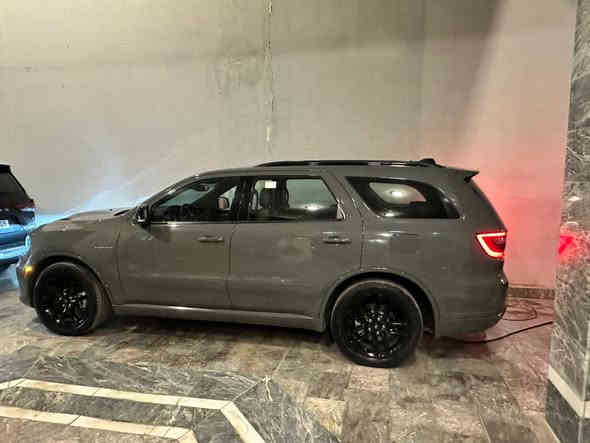 للبيع دوج دورنكو 2023 Rt
خليجي وكاله هارلم  
محرك v.8 هيمي 5.7 
ماشيه ٤٦ الف كم
بيها صبغ قابل جاملغ امامي ايسر وجاملغ  خلفي يسار بدون ضربه اثر شخط
               
داخل قرميدي  
شاشه كبيره 
٧ راكب 
فتحه سقف 
نقطه عمياء 
رادار تحديد مسار 
مو درايف
شفتات ستيرن 
سقف شاموا 
كراسي كهرباء 
ميموري 
تطعيم صاج
تدفئه تبريد مقاعد 
تدفئه ستيرن 
بريك ذاتي 
صندوق كهرباء 
وبعد هوايه 
السعر ٣٥ الف دولار 
الرقم***********
