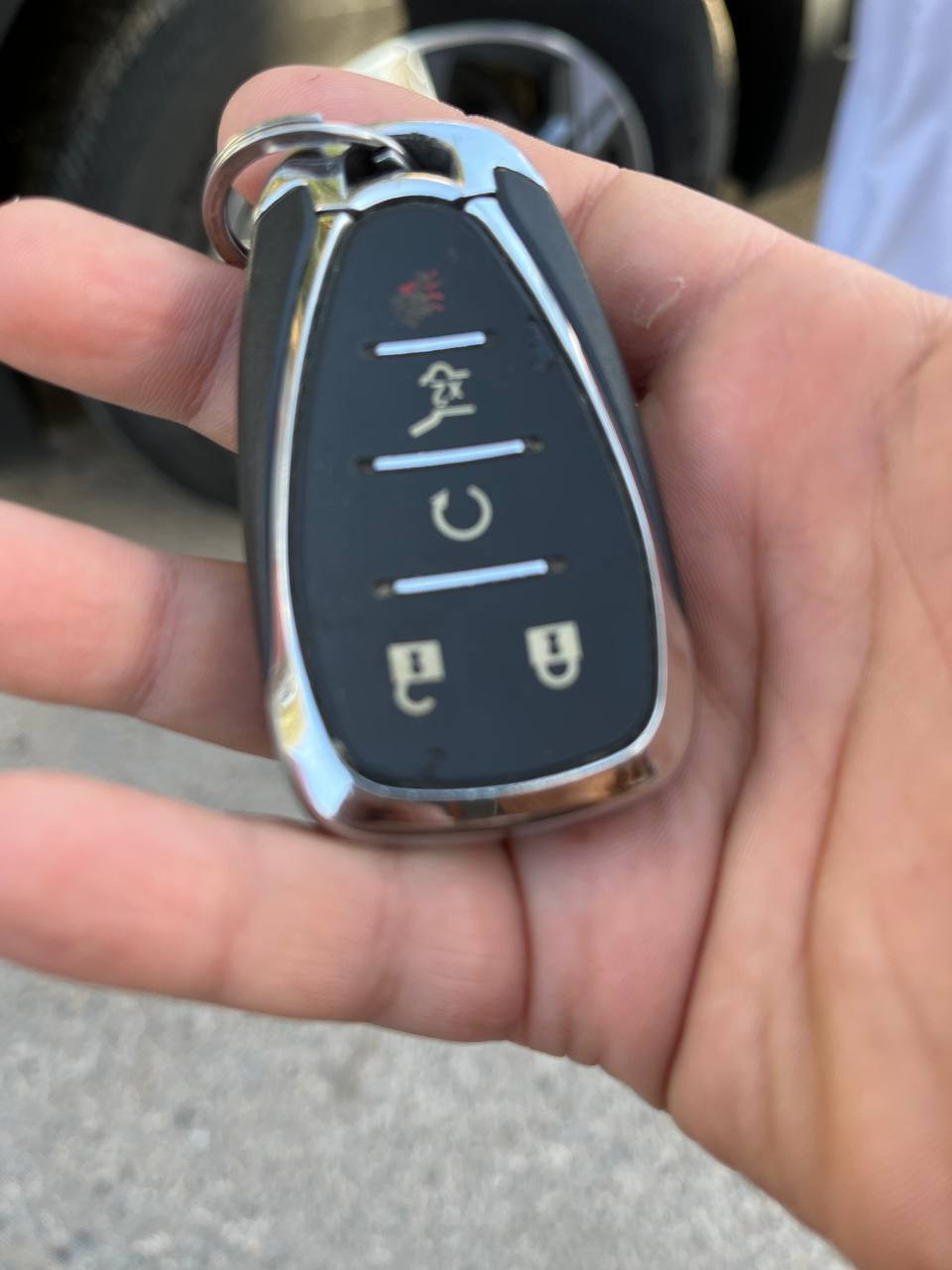 شيفرولية بليزر فئة 3LT موديل 2023 لون أسود محرك ستة سلندر
#الضرر    :  جوملغ خلفي 
#الموديل :  2023 وعداد المسافة 15 الف ميل حقيقي
#الرقم     : حرة مدفوعة الكمرك وجاهزة للترقيم على اي محافظة حسب رغبة الزبون
المواصفات 
▪️ شيفرولية بلايزر لون اسود
▪️ محرك ستة سلندر ( 3.6L )
▪️ بصمة باب وبصمة تشغيل وتشغيل عن بعد 
▪️ طقم ويل حجم 18 مع طقم تاير جديد 
▪️حساس خلفي
▪️رادار جانبي 
▪️رادار امامي مانع تصادم
▪️حساسات ورادارات الانحراف عن المسار
▪️ غرفة السيارة جلد اسودّ اصل 
▪️ تحكم كهربائي لكشن السائق
▪️ شاشة دشبول كبيرة لمجموعة من الايعازات 
▪️جنطة كهرباء
▪️تدفئة  تبريد لكشنات المقدمة
▪️سستم صوت كامل


**إذا كنت صاحب هذا الإعلان وتريد حذفه لأي سبب، رجاءا أرسل رسالة إلى الدعم الفني**