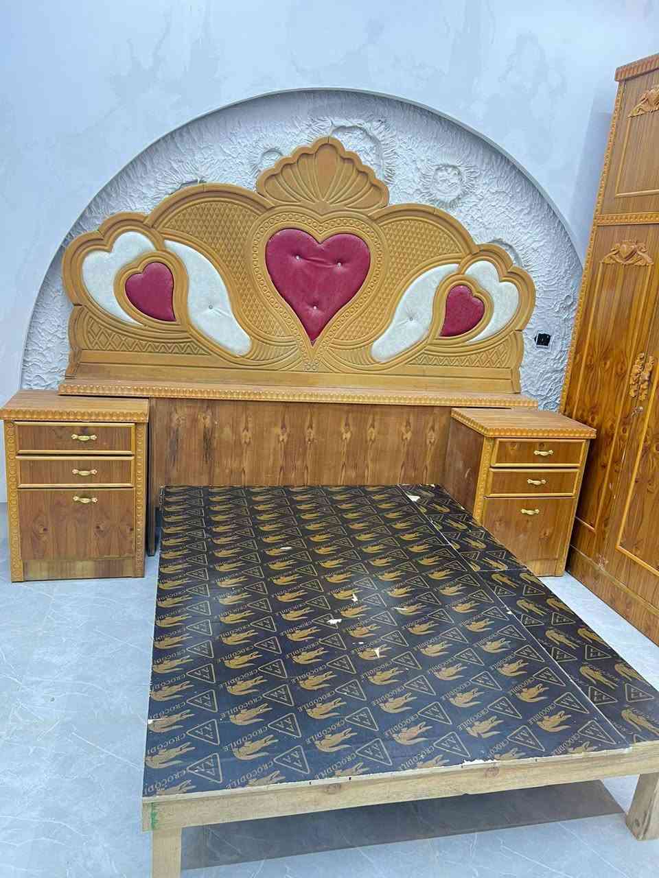 السلام عليكم للبيع غرفه نوم عراقيه صاج السعر 700 الف بي مجال المكان الموصل حي الرشيدية ‏‪***********‬‏
