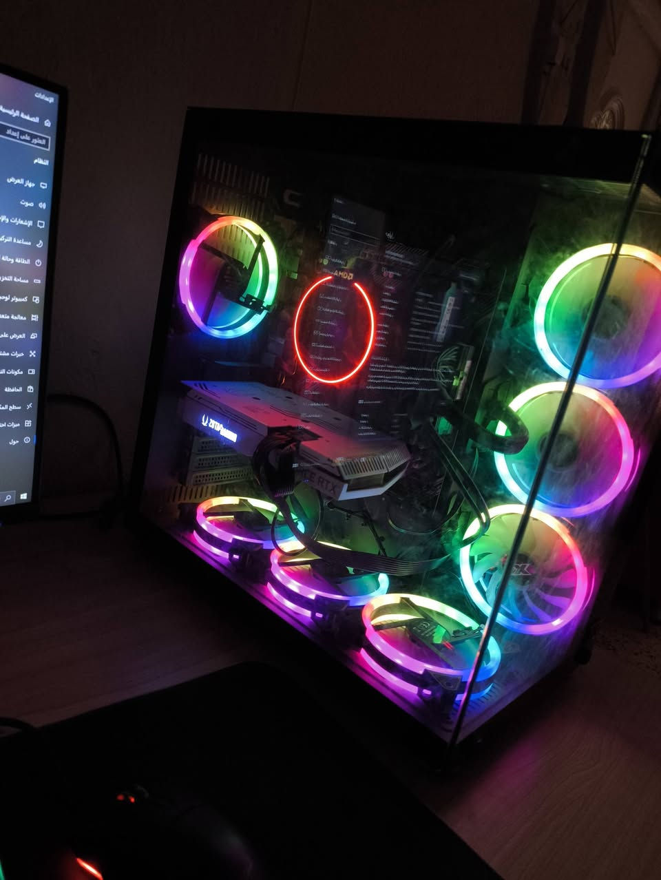 المواصفات:
الكارت: rtx3060 12gb (ابيض) 
المعالج: Ryzen 5 5600G
الرامات: ddr4 16gb
الباور سبلاي: 700W
مساحة التخزين:  الأول m. 2 واحد تيرا، الثاني ssd 128
المذر بورد: ASUS PRIME B550M-K 

الشاشة: 180هرتز
مايك، سماعة، ماوس، كيبورد، ماوس باد ثنين، قطعة وايفاي تشگ 
السعر: واحد وميه 
مكاني ميسان توصيل ماعندي تواصل واتساب ***********
