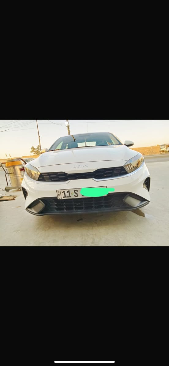 سلام عليكم جميعا
سيراتو 2023 للبيع حجم المكينه 200 
ماشيه 58 ألف أني مأخذه زيرو 
بسمي الشخصي 
سعرها 165 ورقه مكان سياره بغداد البلديات 
استفسار نتصال ع رقم ***********
