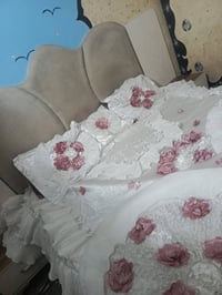 نزلات • ثنين • واحدة حلوة