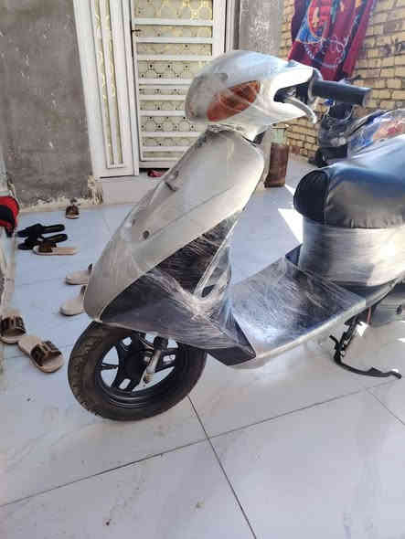 دراجه البيع مستخدمه قليل صارله شهر من طالعه من لوكيل  مكفوله ناعمه كهربايات كله شغاله سلف هندر كامله  مكان المجر الكبير ستفسار تصل علا رقم 📱 ***********. ***********
