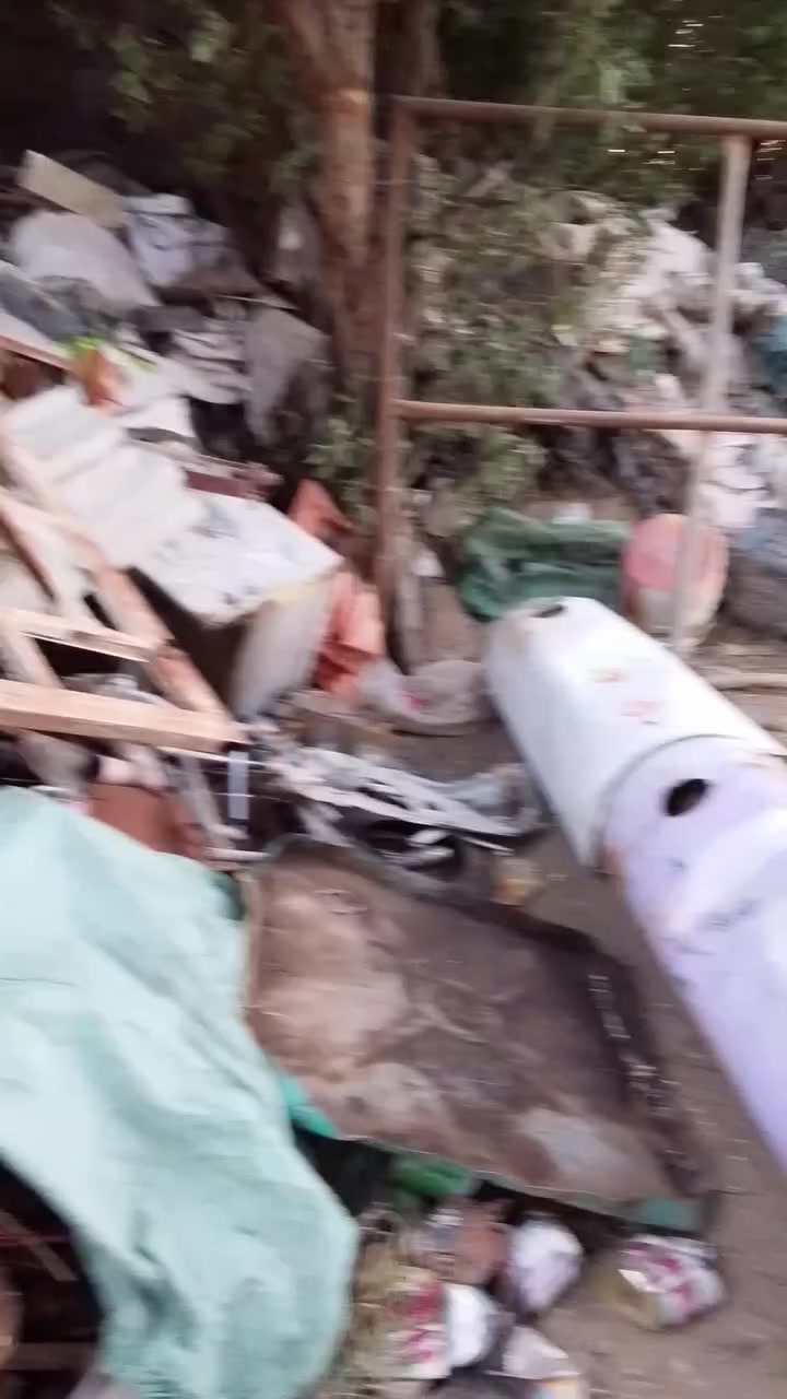 حديد سكراب للبيع مطروح كمية تقريبا 15طن ***********
