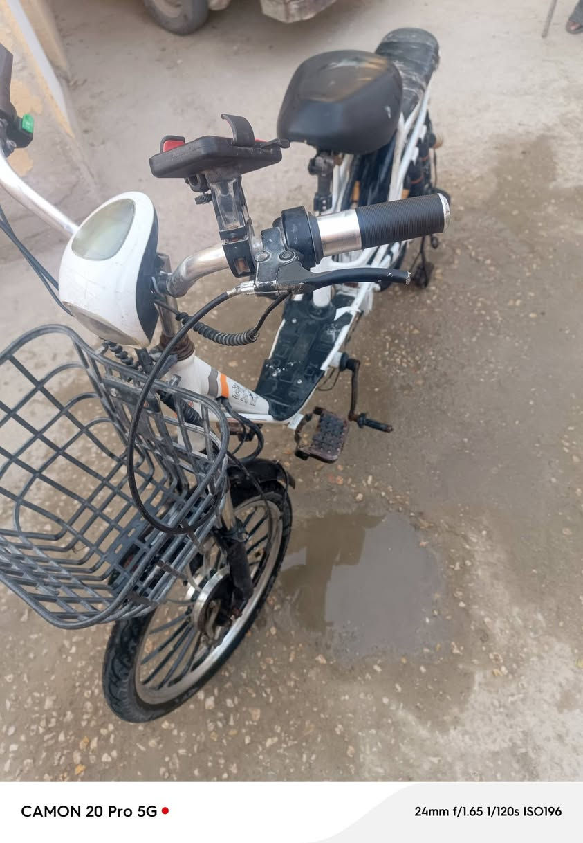 باسكل شحن للبيع بطارياته موجوداة  سعره 180 او بي مجال قليل


**إذا كنت صاحب هذا الإعلان وتريد حذفه لأي سبب، رجاءا أرسل رسالة إلى الدعم الفني**